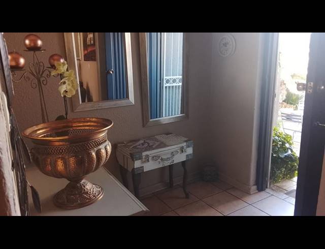3 BEDROOM HOUSE FOR SALE IN GREENHILLS